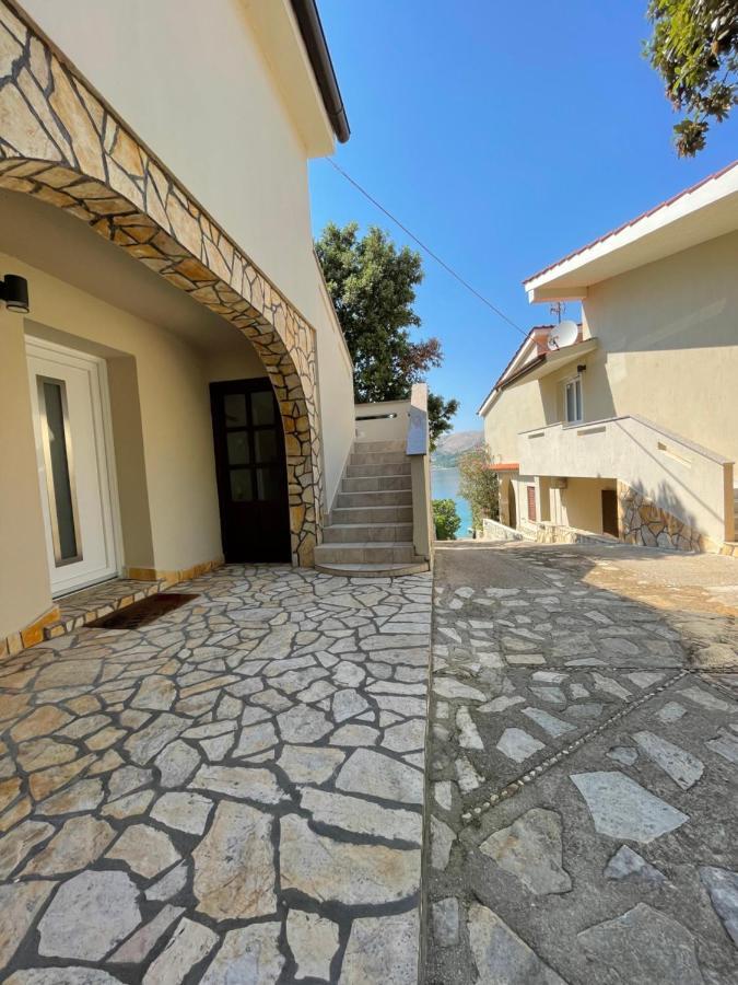 Apartment Victoria Stara Baška Exterior foto